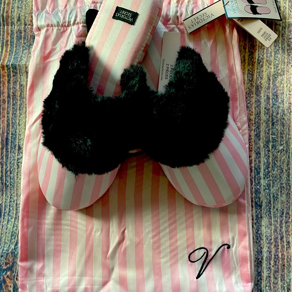 Victoria’s Secret slippers with carrying bag